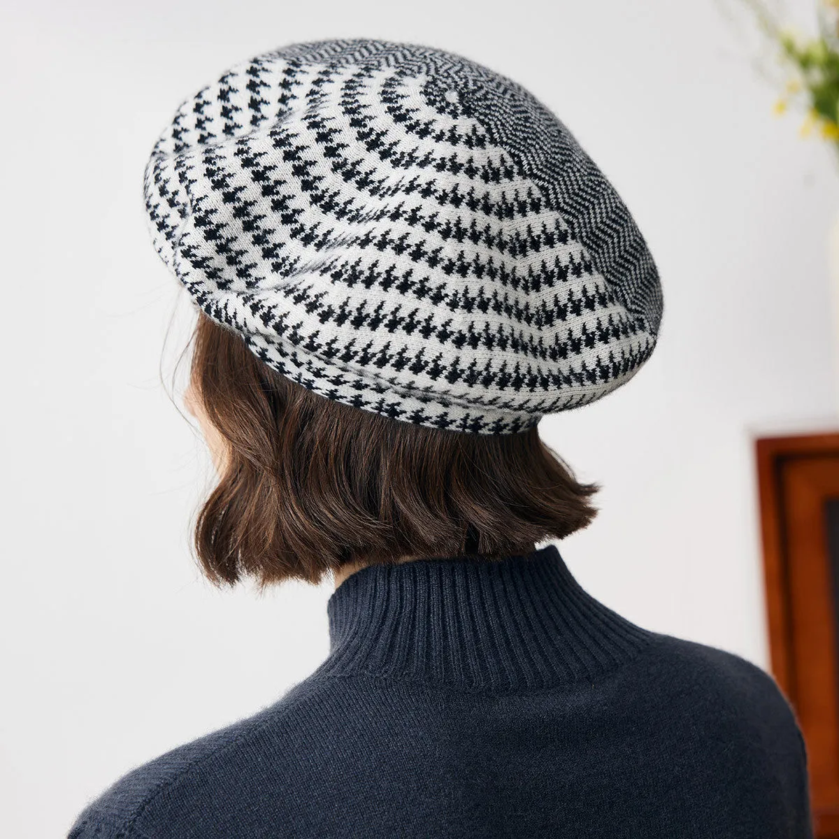 100% Cashmere Elegant Houndstooth Knit Beret