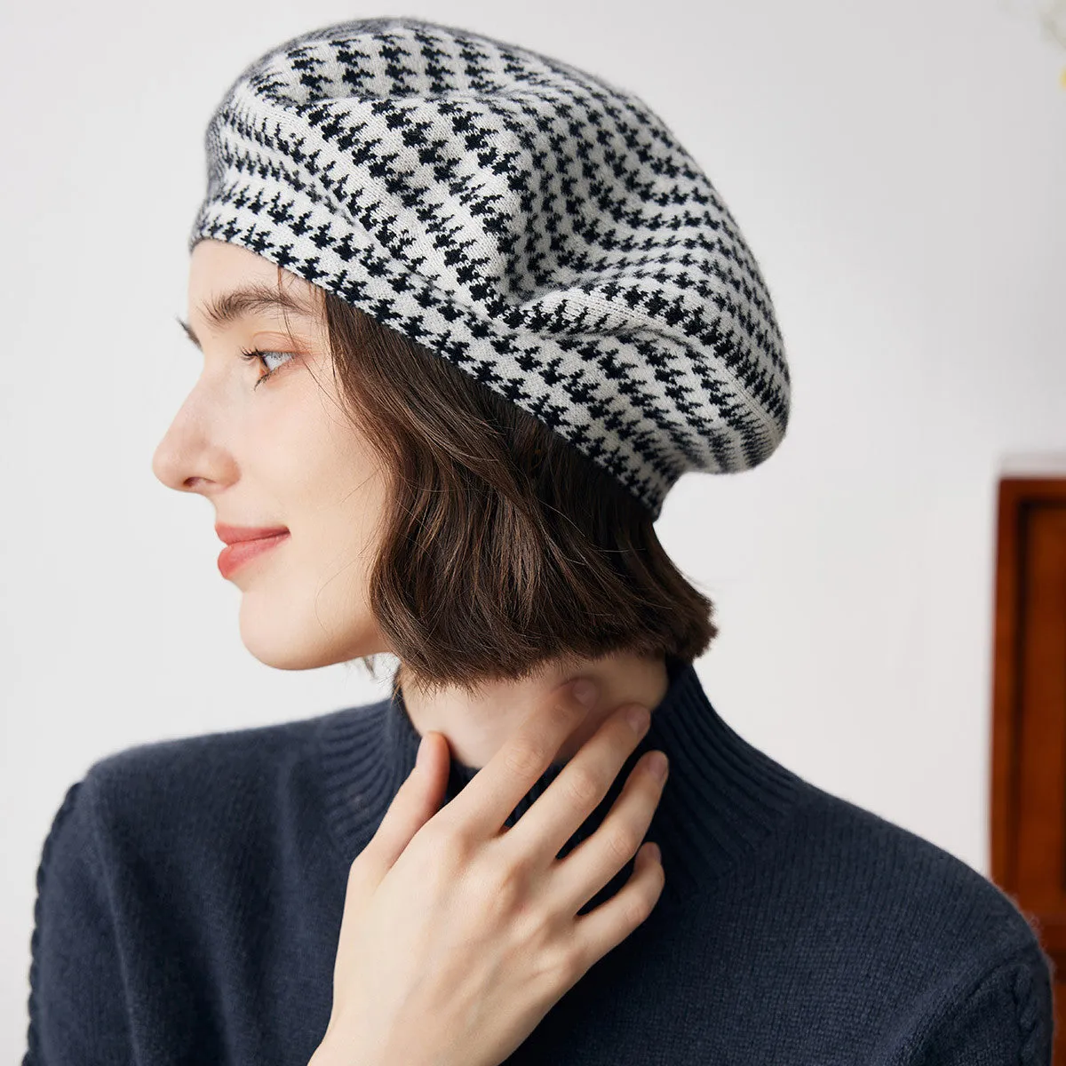 100% Cashmere Elegant Houndstooth Knit Beret