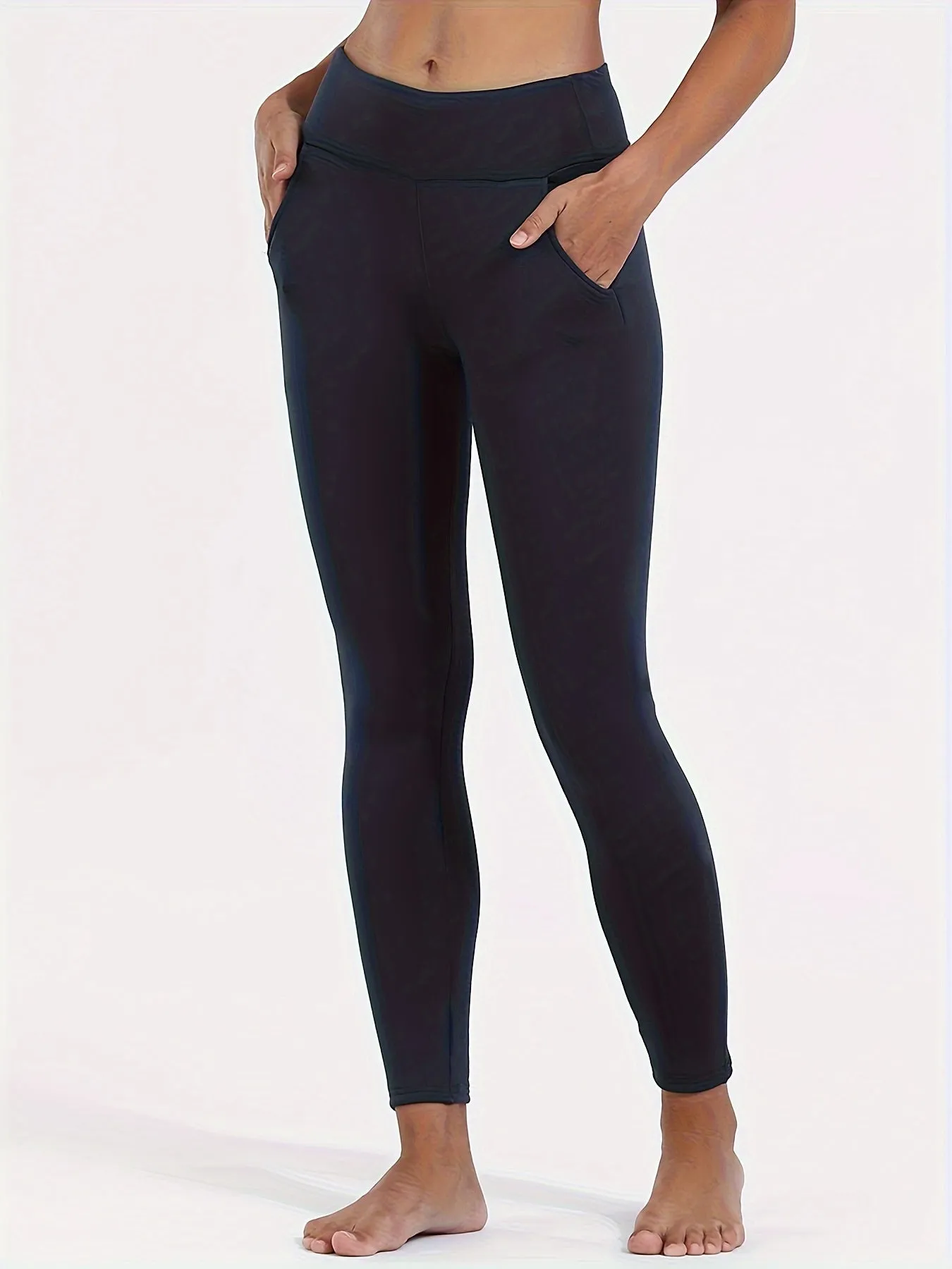 Cozy Pocket Leggings Stay Warm and Stylish This Season