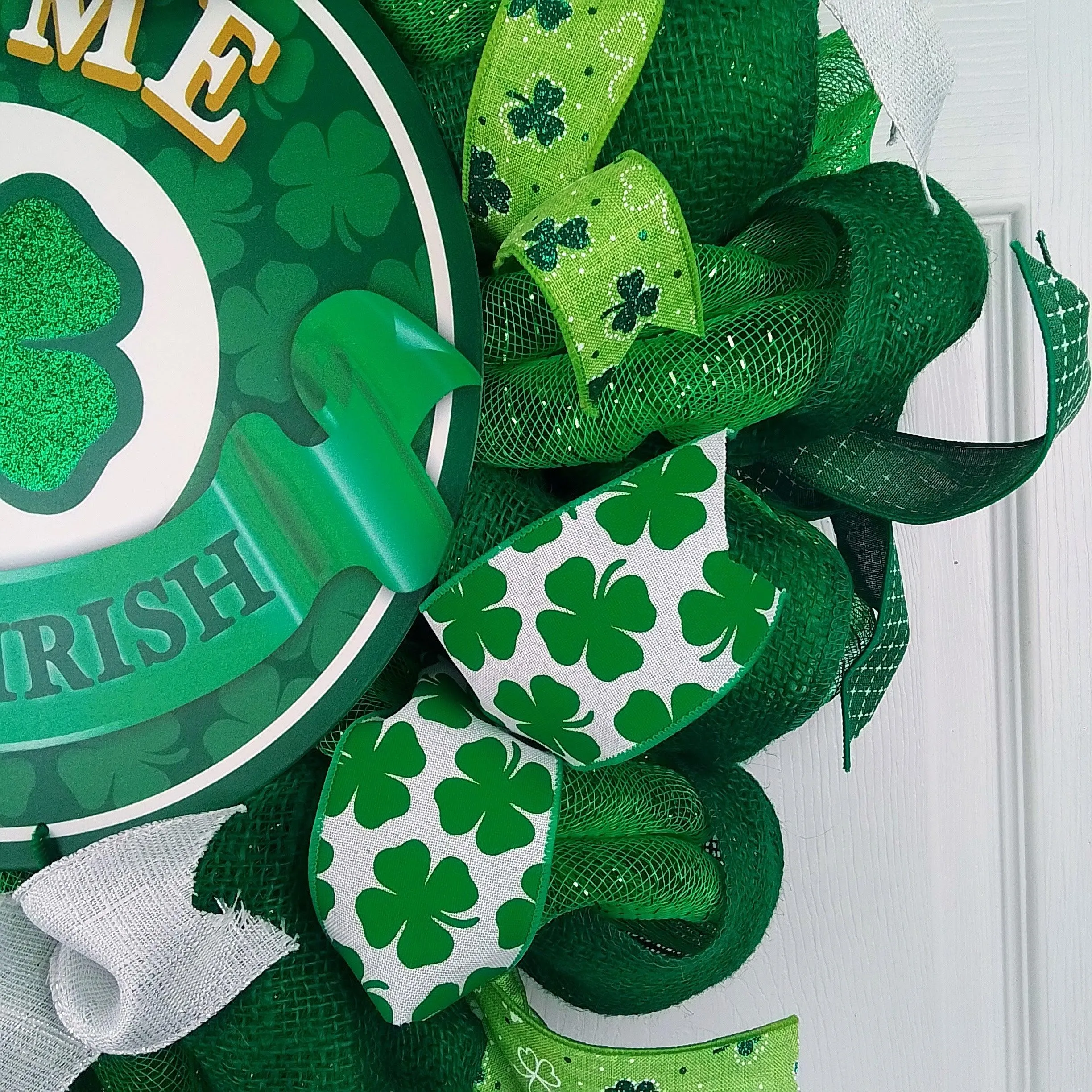 St Patricks Day Wreath - Kiss Me I'm Irish - Lime Green White Shamrock